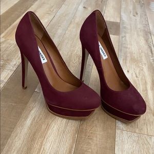 NWOB Steve Madden “Kiss” heels in Burgundy- 6.5